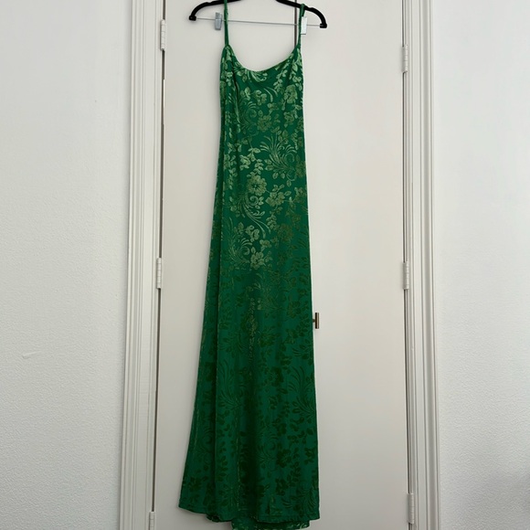 Princess Polly burnout green velvet dress size 6 NWT - Picture 3 of 4